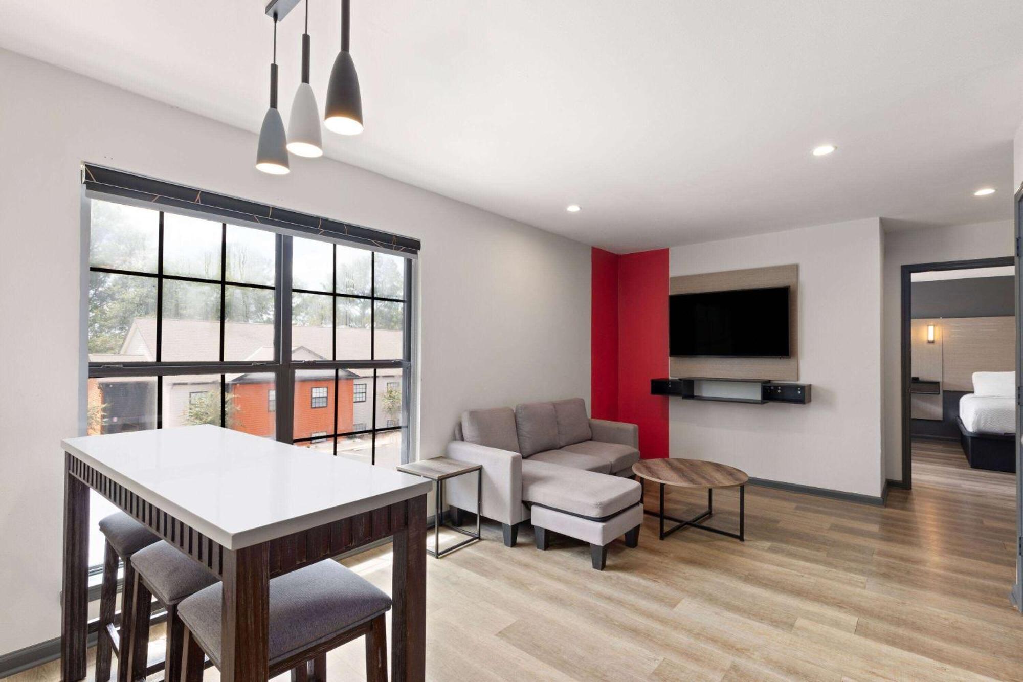 Ramada By Wyndham Studio Suites Dothan Esterno foto