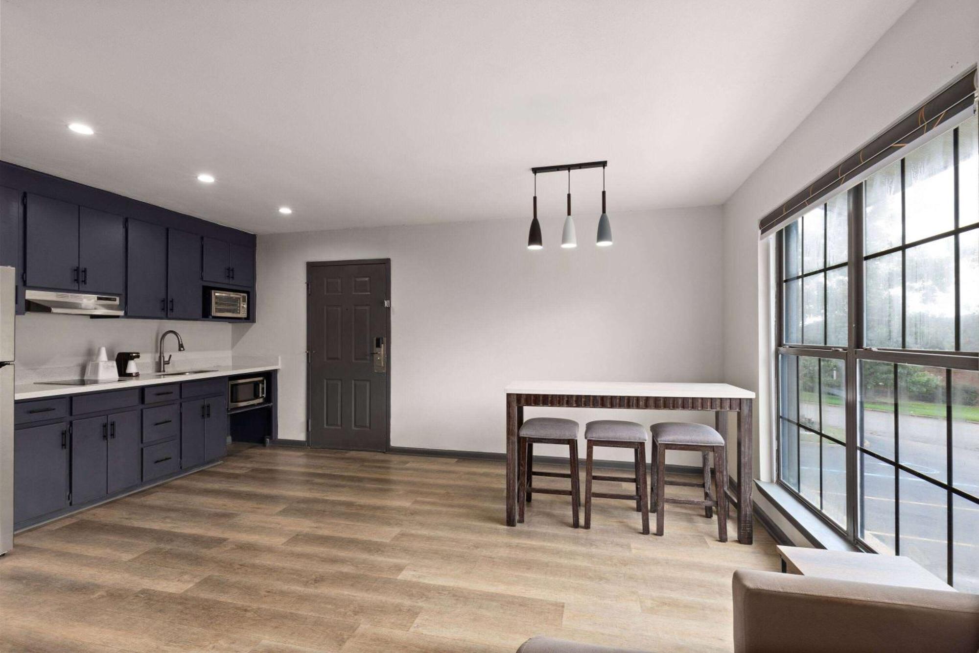 Ramada By Wyndham Studio Suites Dothan Esterno foto