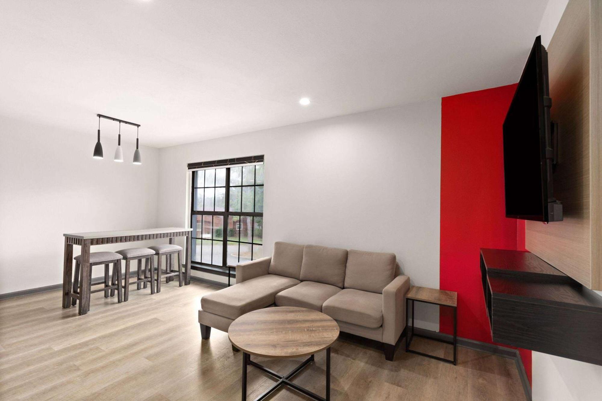 Ramada By Wyndham Studio Suites Dothan Esterno foto