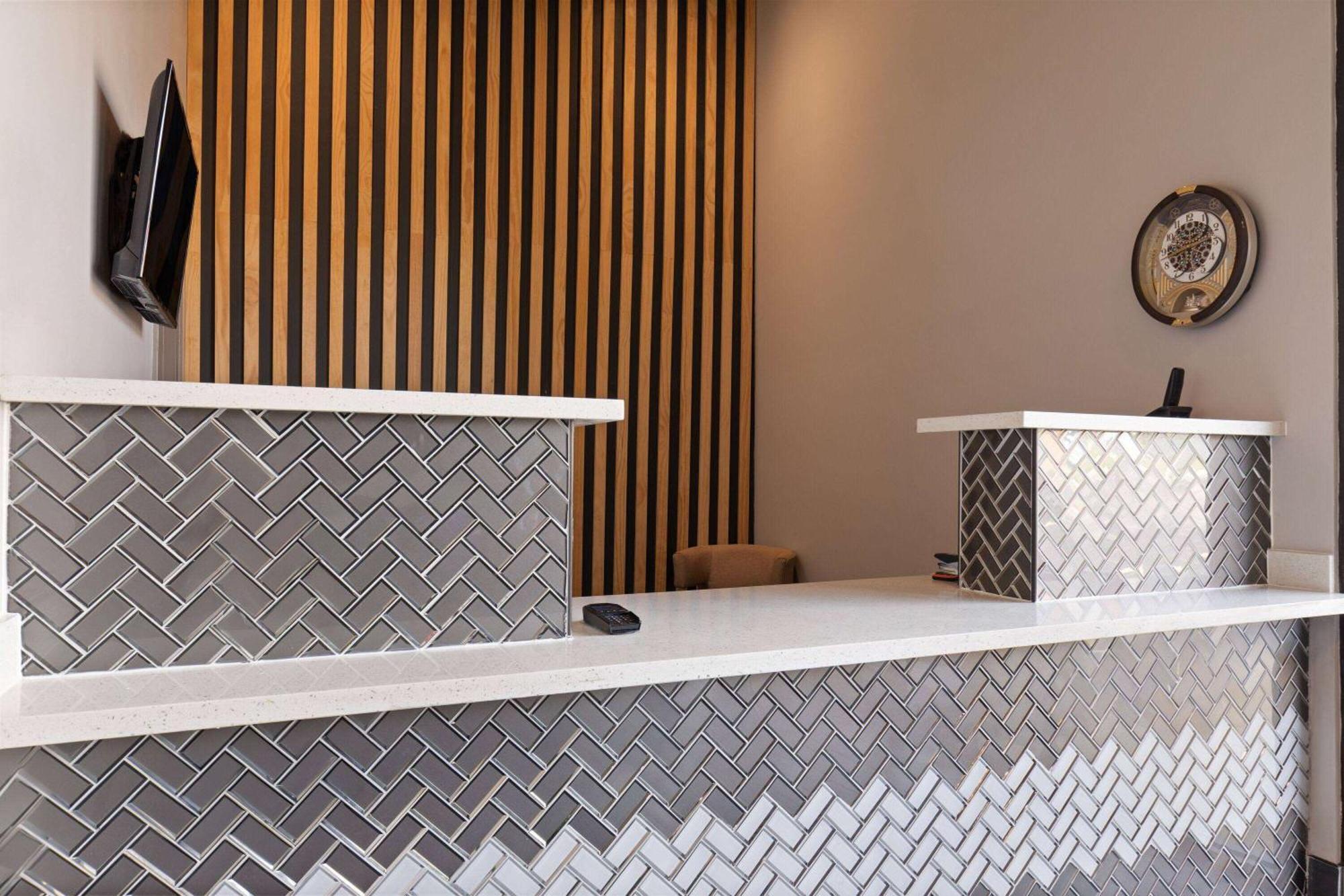 Ramada By Wyndham Studio Suites Dothan Esterno foto