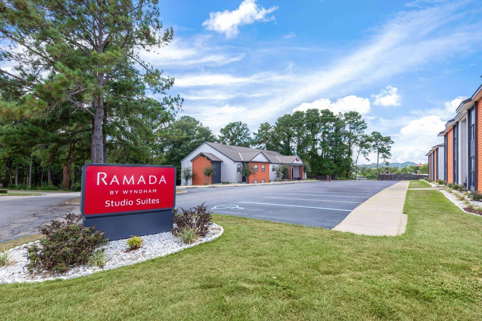 Ramada By Wyndham Studio Suites Dothan Esterno foto